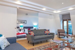 Living Room / Lounge