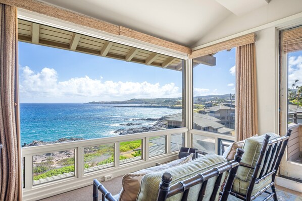 Upper-level master suite with front row seats to watch sunsets and spot Humpback whales when in season.