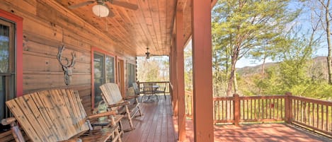 Blue Ridge Vacation Rental | 2BR | 2BA | 864 Sq Ft | Stairs to Access