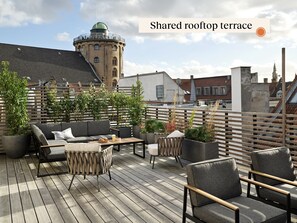 Enjoy are shared rooftop terrace!