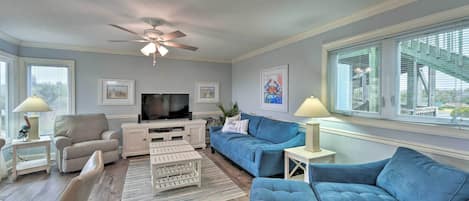 Emerald Isle Vacation Rental Condo | 1BR | 1.5BA | 970 Sq Ft | Stairs Required
