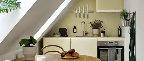 Fully equipped kitchen for you to enjoy a nice meal with family and friends.