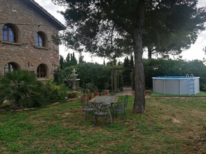 Garden,Swimming pool