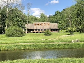 Näkymä sisäpihalle