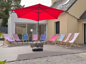 Furniture, Plant, Umbrella, Chair, Shade, Outdoor Furniture, Building, Window, Tree, Leisure