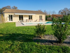 Ciel, Plante, Bâtiment, Fenêtre, Arbre, Maison, Lot Terre, Herbe, Ombre, Paysage Naturel