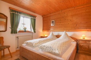 Ferienwohnung Rauschberg 2 Pers., 45 qm, Südbalkon, Wohnküche, 1 Schlafzimmer-Schlafzimmer