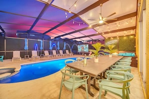 Outdoor movie experience your whole family will LOVE for your BEST vacay EVER!! 