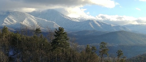 Snow on Mount Leconte