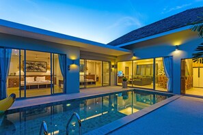 Private pool
