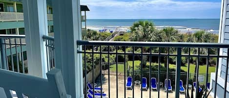 1140 Ocean Blvd. welcomes guests with beautiful oceanfront views