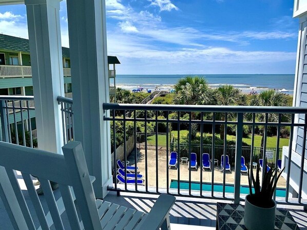 1140 Ocean Blvd. welcomes guests with beautiful oceanfront views