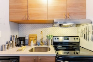 Enjoy the coffee station - and dishwasher!