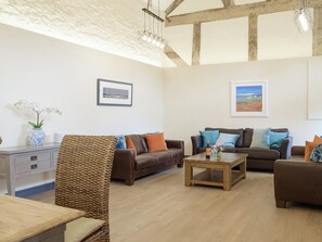 Spacious living and dining room | The Garden Room at Eudon George, Eudon George, near Bridgnorth