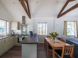 Open plan living space | Chesnut Cottage - Woodside Stables, Carkeel, near Saltash