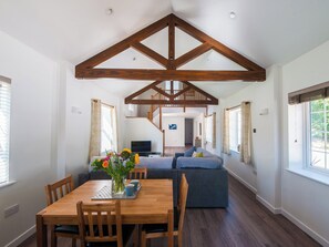 Open plan living space | Chesnut Cottage - Woodside Stables, Carkeel, near Saltash
