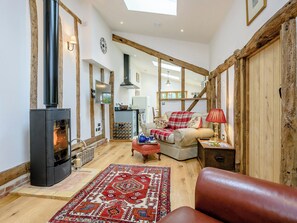 Light and airy open plan living space | Barn End Cottage, Carlton, near Saxmundham