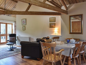 Open plan living space | The Bull Pen - Compton Farm Cottages, Compton, near Chichester