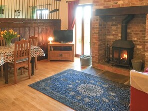 Living room/dining room | The Coach House - The Farm, East Tytherton, Chippenham
