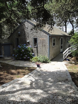 Pathway down to cottage