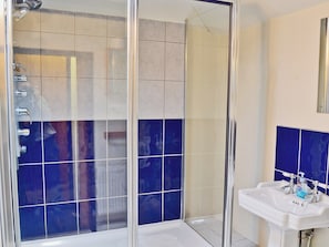 Shower room | Lewannick Farm - Lewannick Stable, Holywell Bay, nr. Cubert