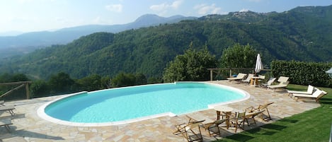 Large infinity pool