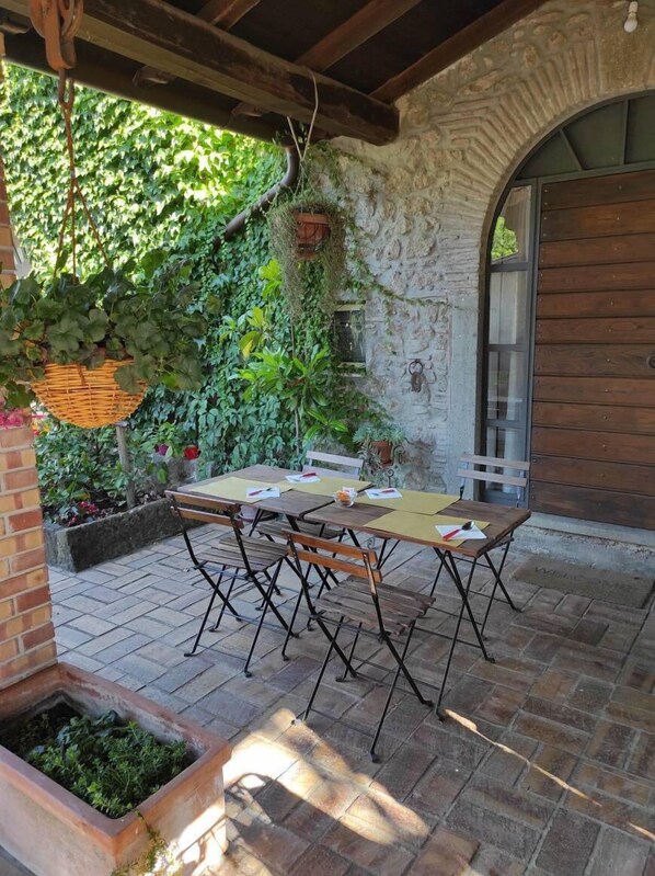 Outdoor dining