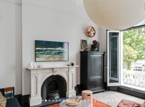 The Bengal Tiger – 2 Bedrooms with Garden in Notting Hill (1491)