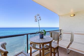 AC OCEANFRONT END-CORNER UNIT NOTHING BUT OCEAN AND TURTLES, B201