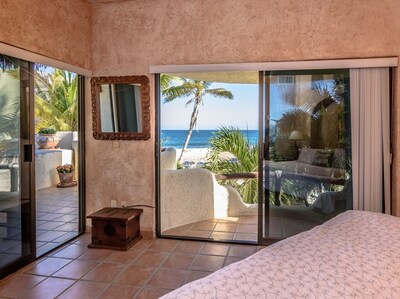 Beachfront, Private Pool, close to Downtown San Jose