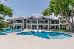 Malatai on the Beach, Ocho Rios, Jamaica