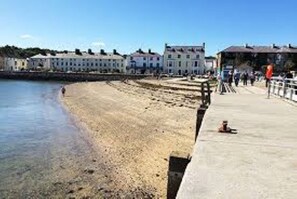 Beaumaris beach from the pier