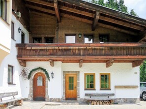 Maison, Propriété, Bâtiment, Balcon, Domicile, Immobilier, Architecture, Chalet, Porche, Bois