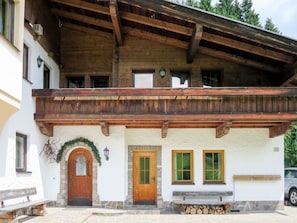 Haus, Eigentum, Gebäude, Balkon, Zuhause, Grundeigentum, Die Architektur, Hütte, Veranda, Holz
