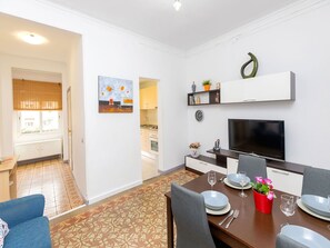 Zimmer, Eigentum, Möbel, Interior Design, Gebäude, Grundeigentum, Haus, Tabelle, Wohnzimmer, Fussboden