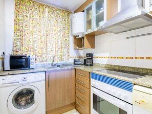 Buanderie, Cabinetry, Propriété, Meubles, Machine À Laver, Sécheuse, Comptoir, Bâtiment, Cuisine, Design Intérieur