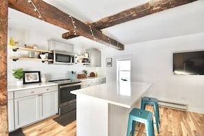 So homey and clean and fresh!