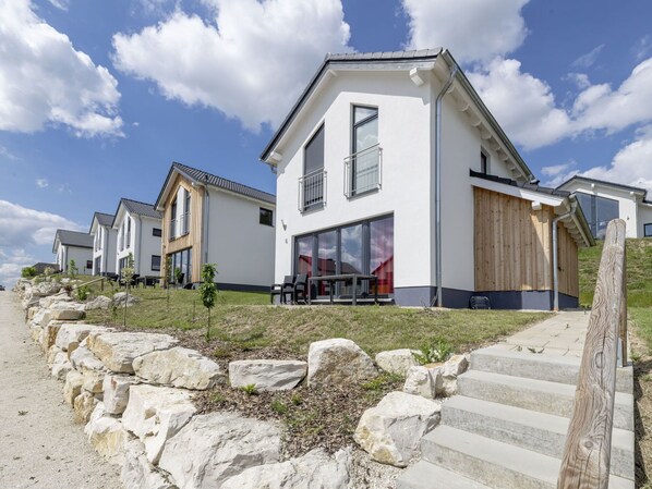 Nuage, Ciel, Plante, Bâtiment, Propriété, Fenêtre, Maison, Lot Terre, Bois, Chalet