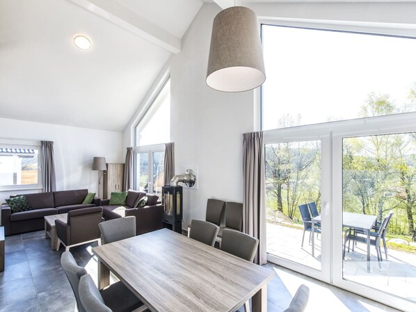 Table, Meubles, Propriété, Bâtiment, Canapé, Chaise, Design Intérieur, Éclairage, Architecture, Bois
