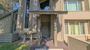 Welcome to Tennis Village Condo 3