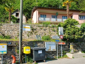 Plant, Window, Building, Road Surface, Yellow, Asphalt, Neighbourhood, Slope, Tree, Residential Area