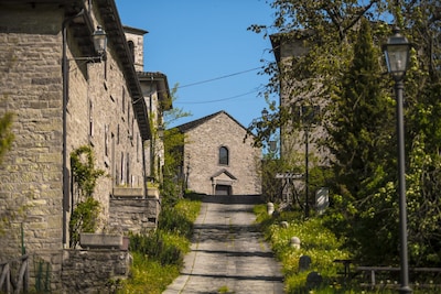 Ostello Podesteria di Gombola - arte e cultura