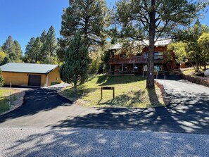 Plenty of trailer parking. Upper driveway is steep. Lower driveway is flat. 