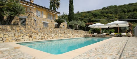 Villa con piscina