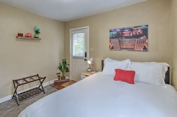 J 82 · Peaceful Retreat in Gated Midtown Community