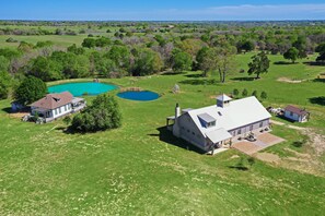 Barn in Ft and House 9269837 in rear if you need more space!