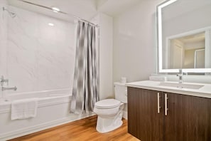 Sunnyvale/Mountain View/Cupertino Mountain View 1 Bedroom Bathroom