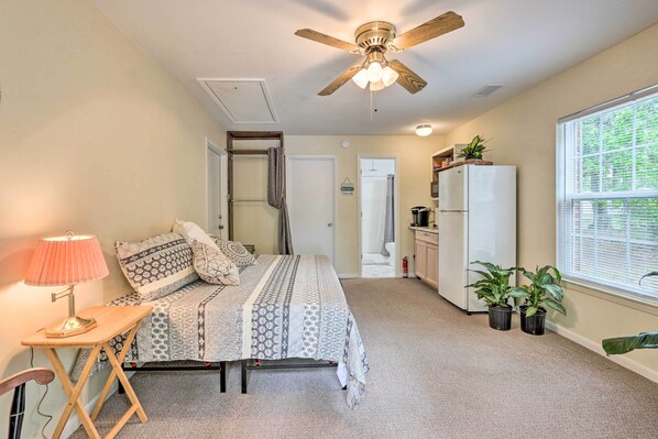 Beaufort Vacation Rental | Studio | 1BA | 400 Sq Ft | Step-Free Access