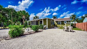 Kayla: ''place was very clean and nice. great stead and very quiet!''