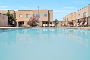 Entrada at Moab's Huge Pool, Spa, and Outdoor Entertaining Area!